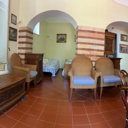 Casa Maria Porto ايسكيا